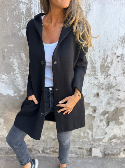 Adriana™ | Lange Strickjacke mit Knöpfen und Kapuze